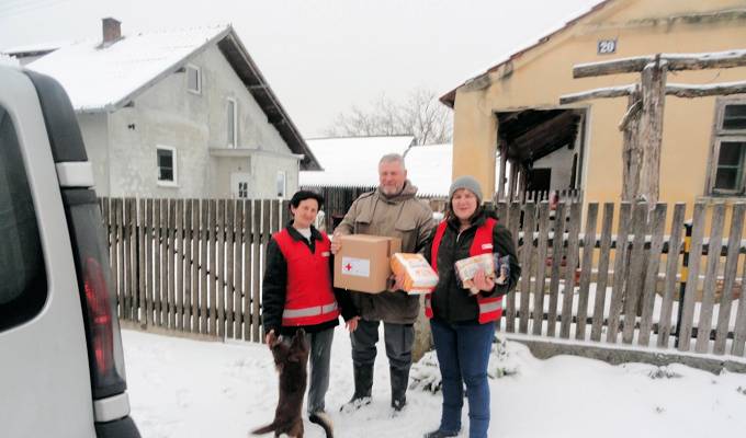 U petak,dana 23. ožujka 2018., volonteri Gradskog društva Crvenog križa Našice posjetili su osobe s invaliditetom na području Ceremošnjaka i Granica. Prilikom posjeta uručeni su im paketi humanitarne pomoći iz projekta „Volontiramo i mi“ sufinanciranog iz Europskog socijalnog fonda. Ukupno je podijeljeno 10-ak paketa.