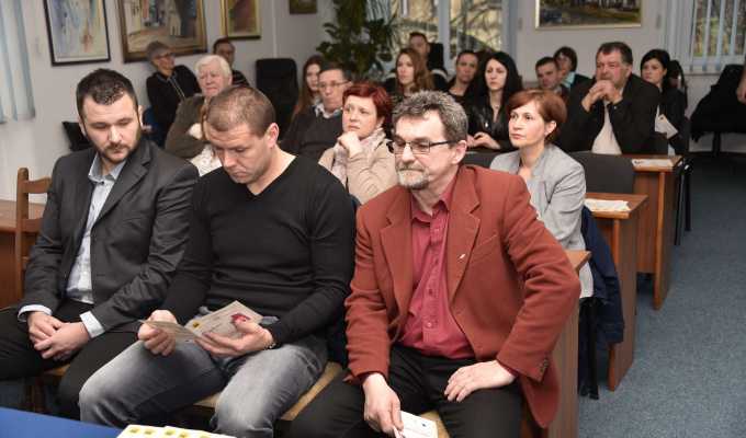 u Feričancima u Općinskoj vijećnici održana početna konferencija projekta „Zaželi i učini dobro djelo”. Projekt provodi Općina Feričanci u suradnji s partnerima Hrvatskim zavodom za zapošljavanje Regionalni ured Osijek i Centrom za socijalnu skrb Našice.