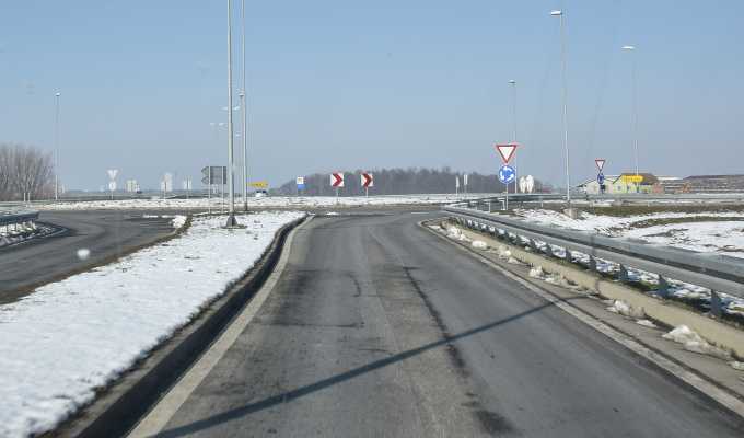 I dalje zimski uvjeti na cestama