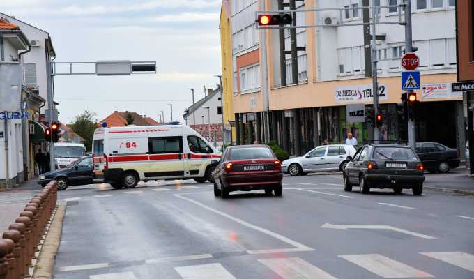 Policija i hitna pomoć Našice