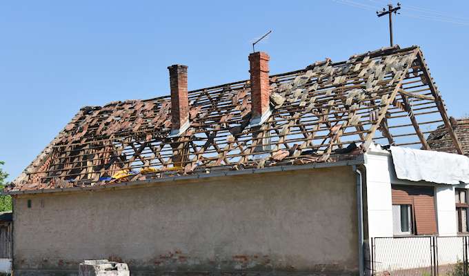 Udar groma zapalio krov