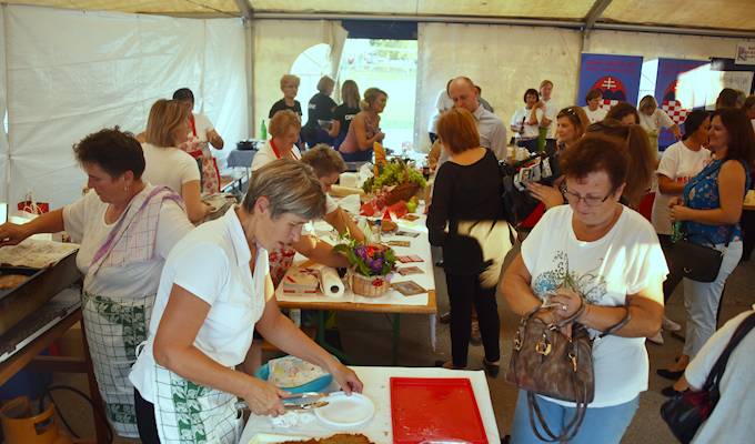 Tradicionalni slasni polesnjaci u Markovcu