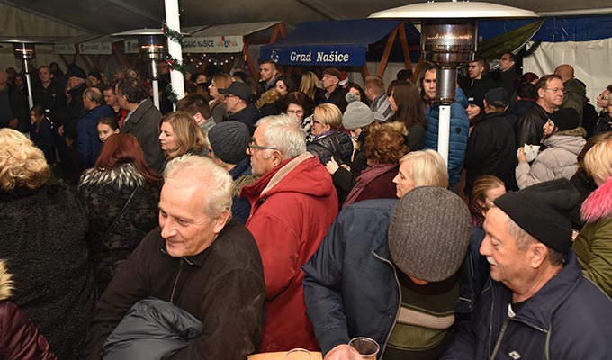 Vrlo posjećen Advent u Našicama - Galerija