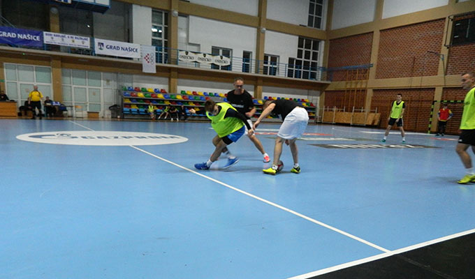 Božićni malonogometni turnir u punom zamahu
