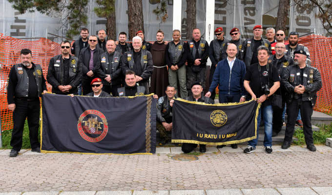 Bajkeri odali počast braniteljima
