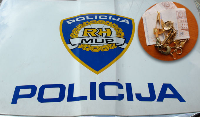 Ukrao novac i nakit