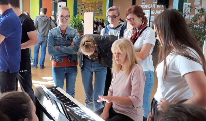 Srednjom školom odzvanjali zvukovi glazbala